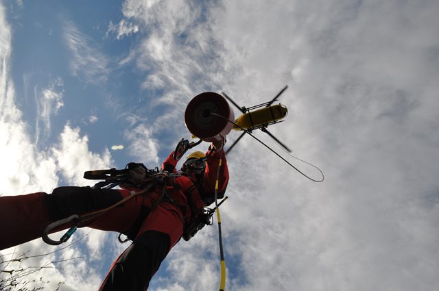 El Grupo de Rescate de Bomberos de Asturias en una de sus actuaciones. Imagen cedida por 112 Asturias