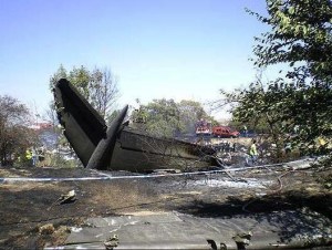 Restos del avión de Spanair accidentado en Barajas el 20 de agosto de 2008