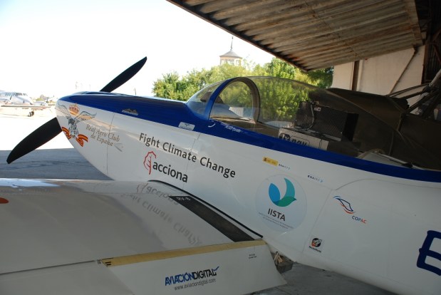 El RV-8 en el hangar del aeródromo de Cuatro Vientos